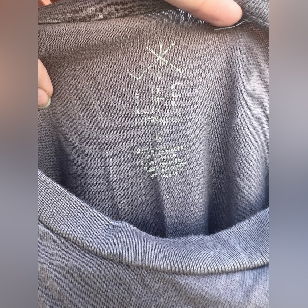 Women’s Chasing Sunsets Tee - Picture 2 of 2
